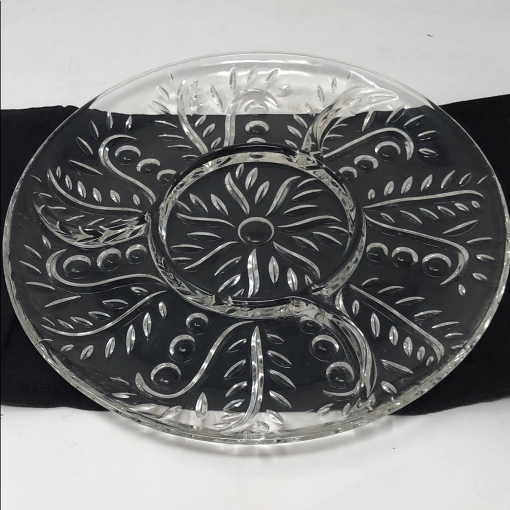 11.5” Glass Vegetable, Fruit, Cheese Cracker Tray